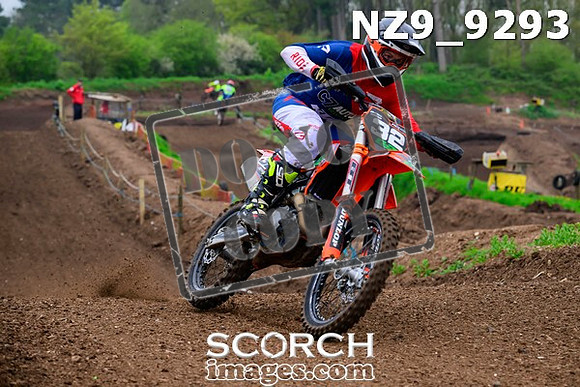 NZ9_9293