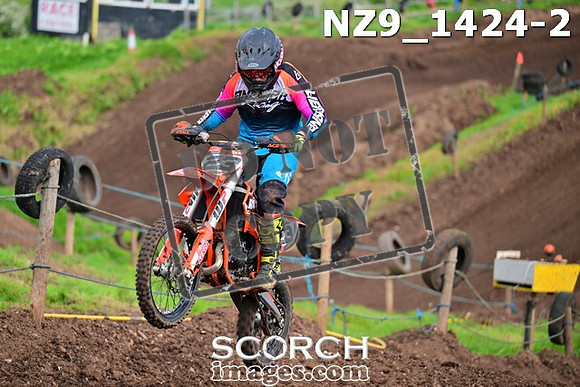 NZ9_1424-2