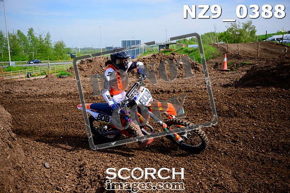NZ9_0388