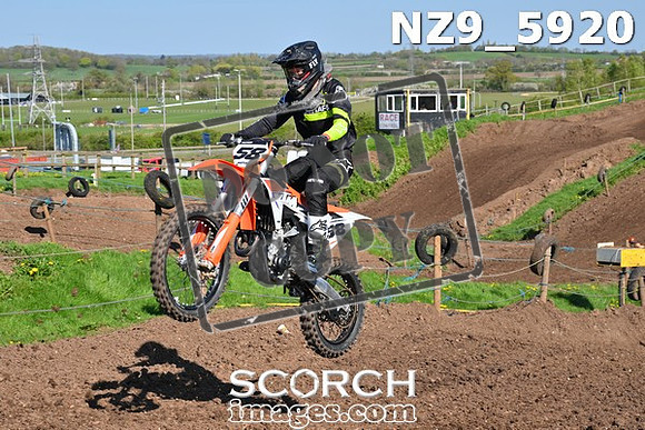 NZ9_5920