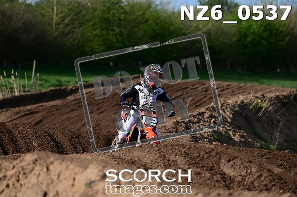 NZ6_0537