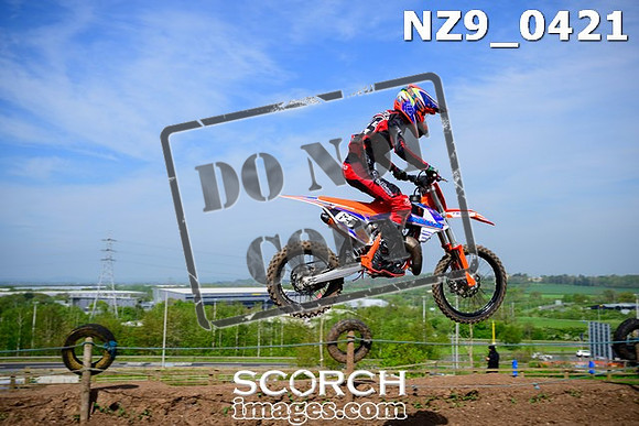 NZ9_0421
