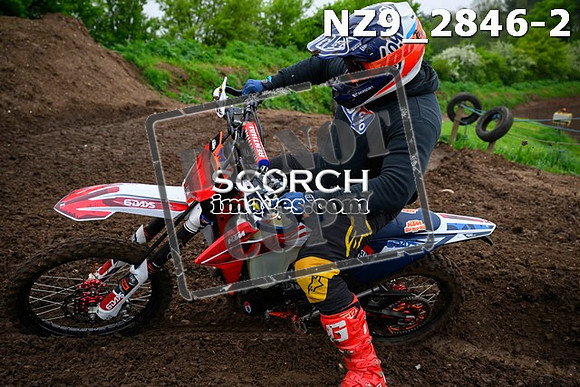 NZ9_2846-2