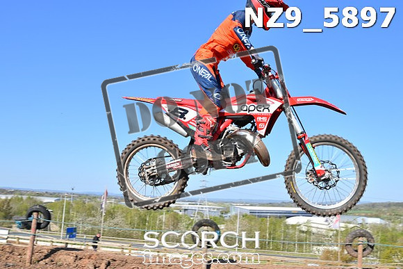 NZ9_5897