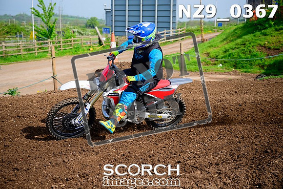 NZ9_0367