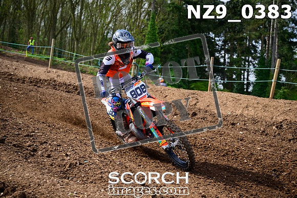 NZ9_0383