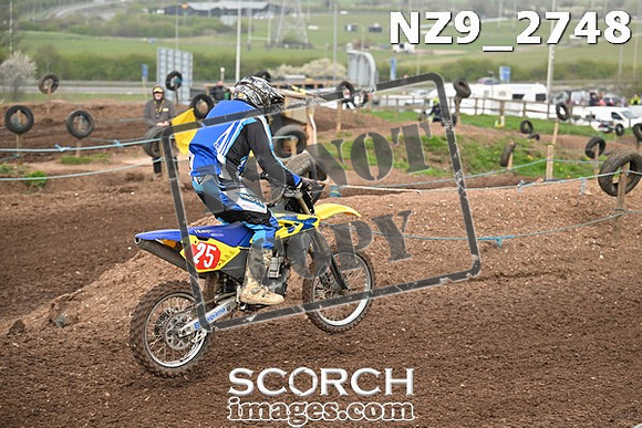 NZ9_2748