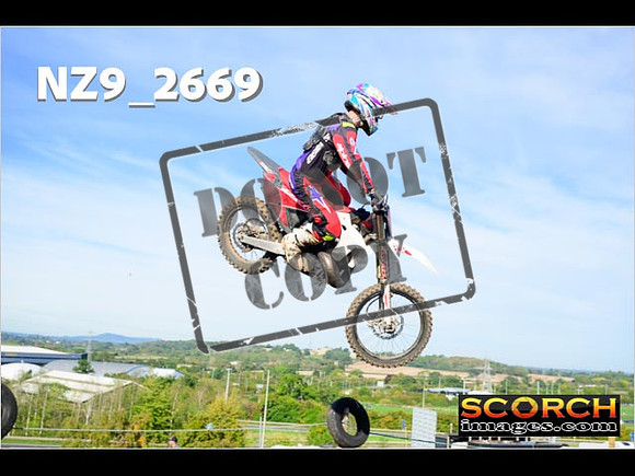 Experts-115