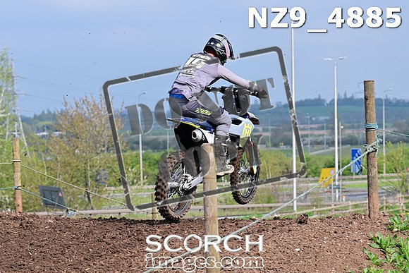 NZ9_4885