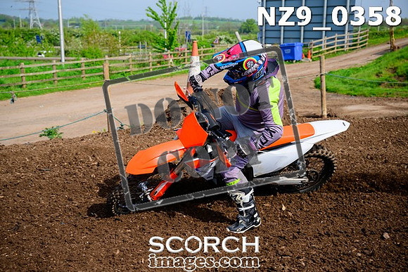 NZ9_0358