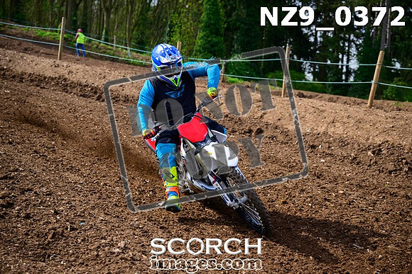 NZ9_0372