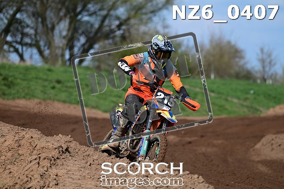 NZ6_0407