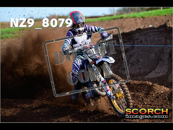 Experts-073