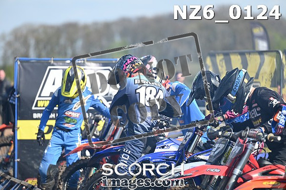 NZ6_0124