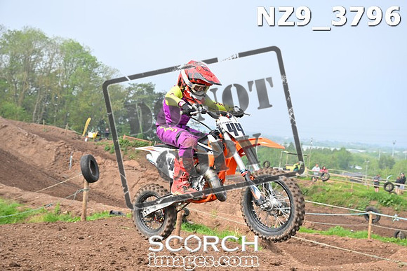 NZ9_3796