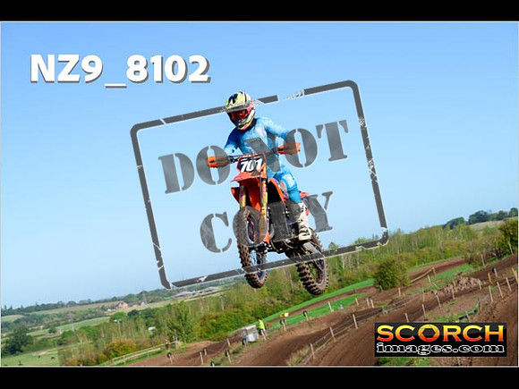 Experts-095