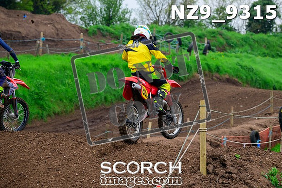 NZ9_9315