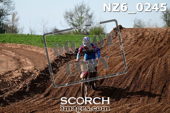 NZ6_0245