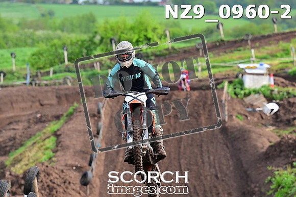 NZ9_0960-2