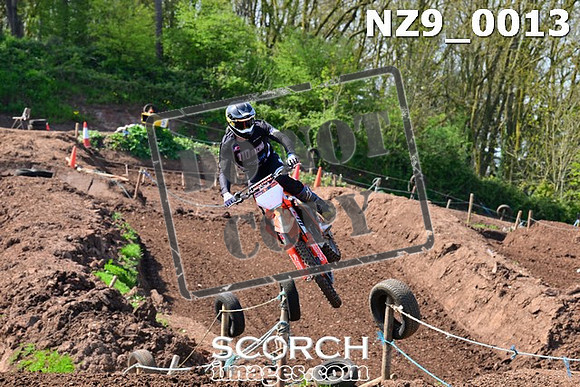 NZ9_0013