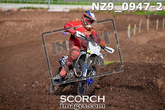 NZ9_0947-2
