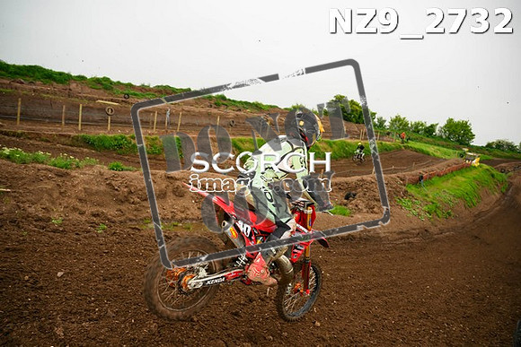 NZ9_2732