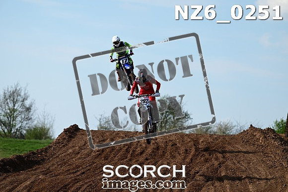 NZ6_0251