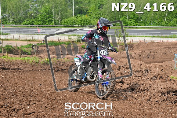 NZ9_4166