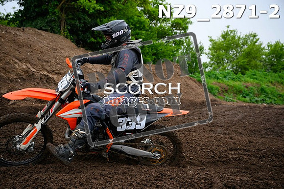 NZ9_2871-2