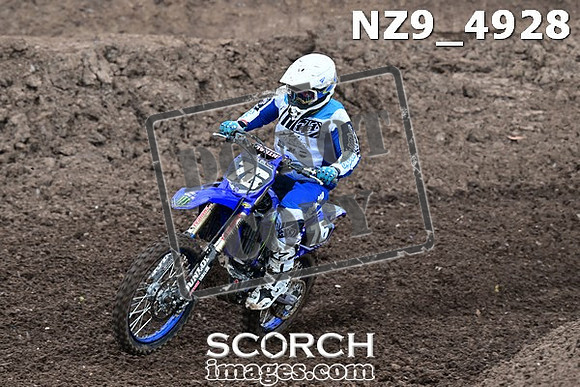 NZ9_4928