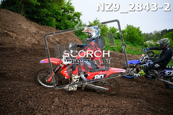 NZ9_2843-2