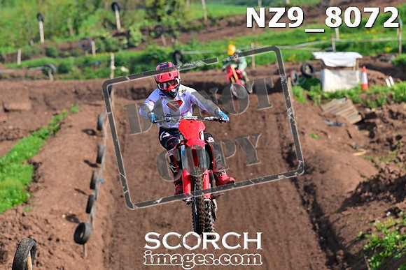 NZ9_8072