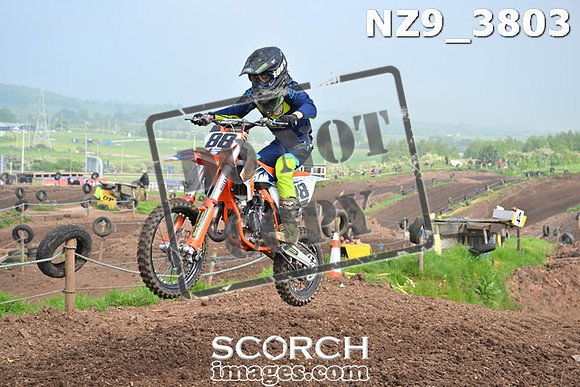 NZ9_3803