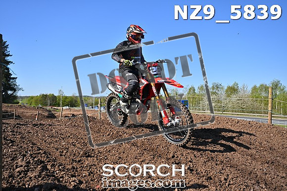 NZ9_5839