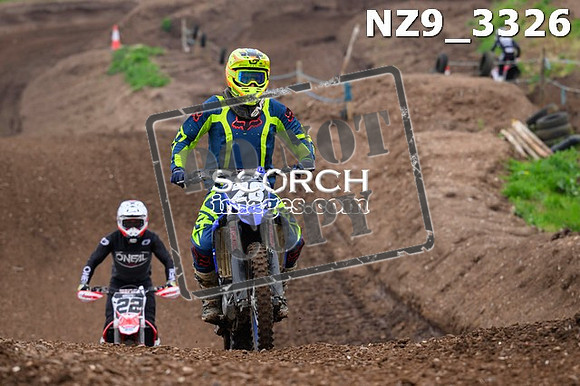 NZ9_3326