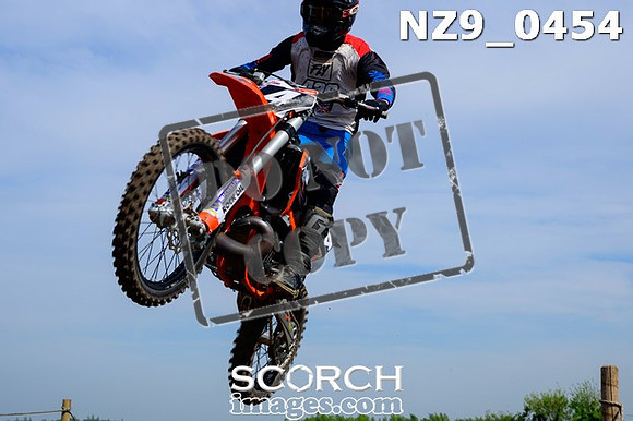 NZ9_0454