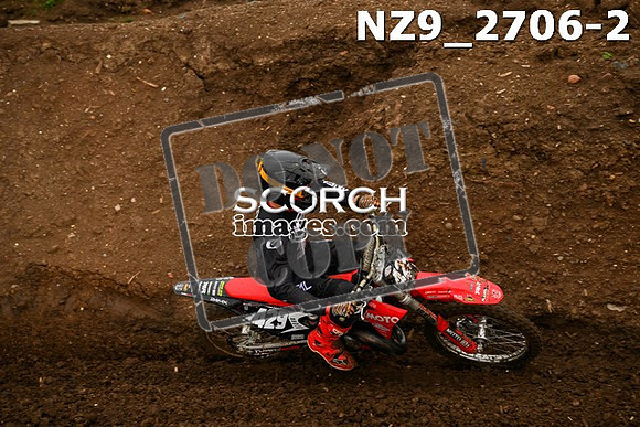 NZ9_2706-2