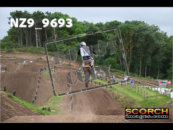 Experts-089