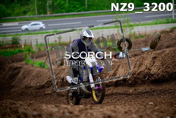 NZ9_3200