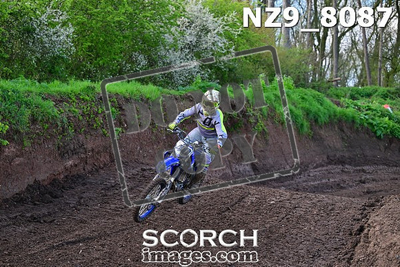 NZ9_8087