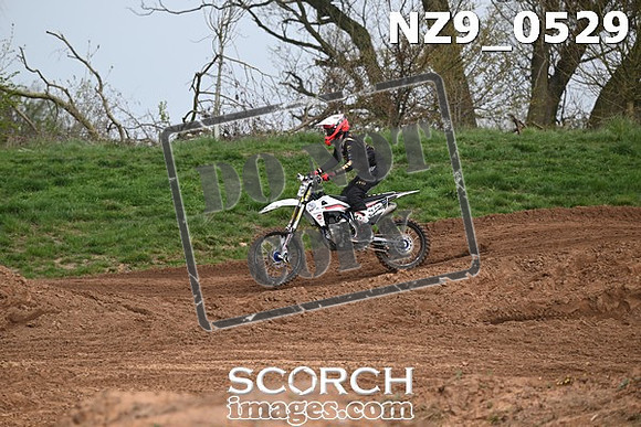 NZ9_0529