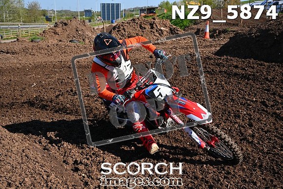 NZ9_5874