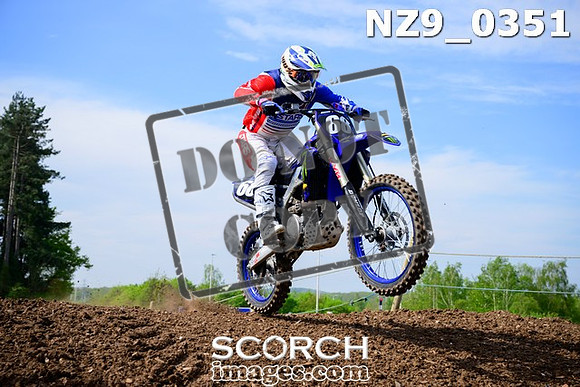 NZ9_0351