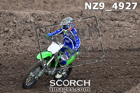 NZ9_4927