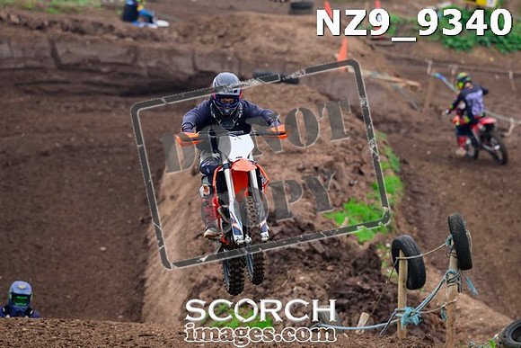 NZ9_9340