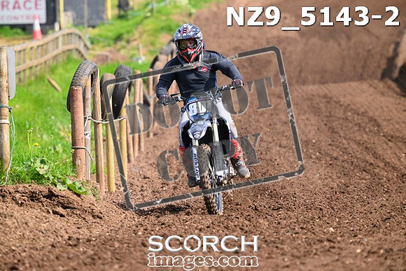NZ9_5143-2