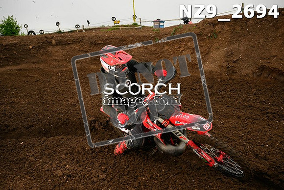 NZ9_2694