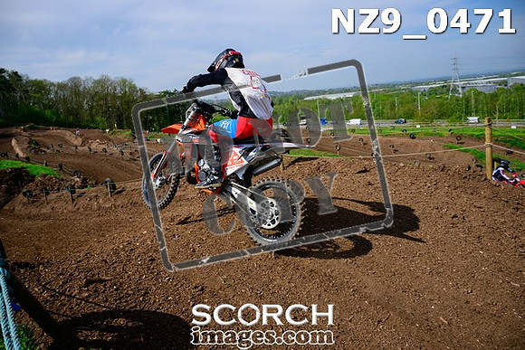 NZ9_0471