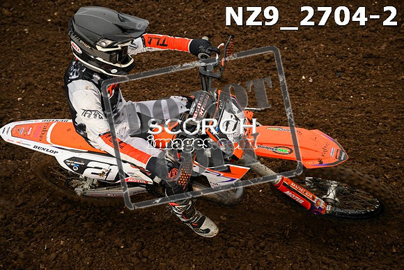 NZ9_2704-2