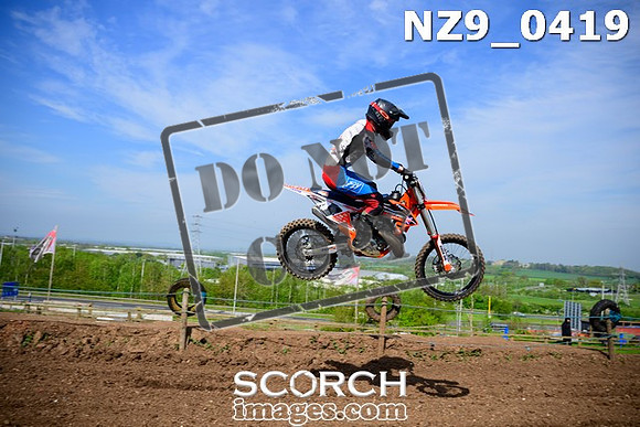 NZ9_0419